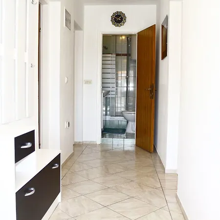 Almond Apartament *