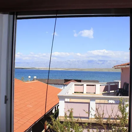 Apartament Almond Vir