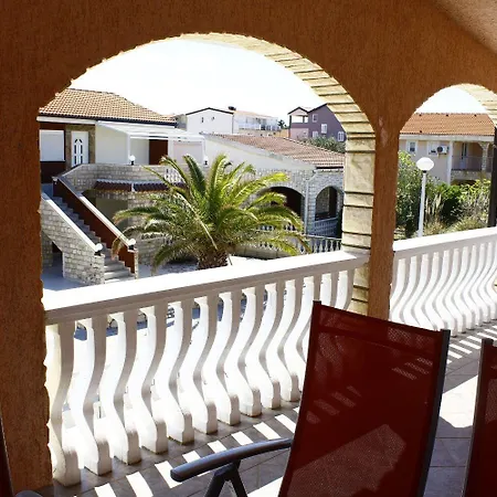 Apartament Almond *