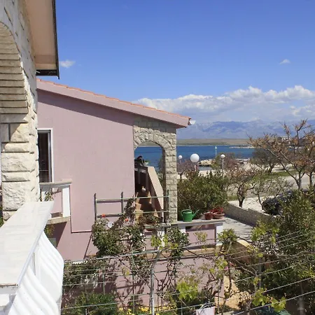 Apartament Almond *